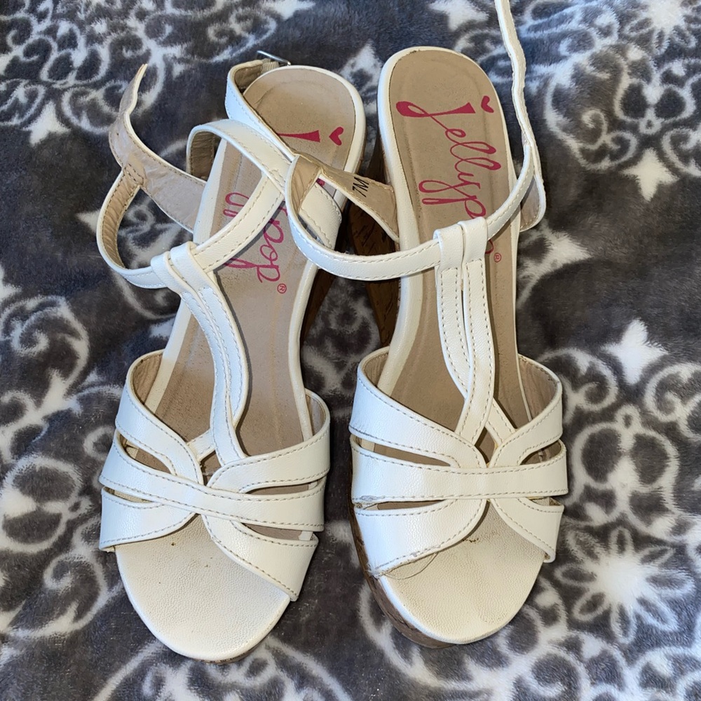 White wedges